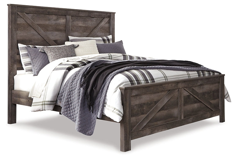 Wynnlow King Crossbuck Panel Bed with Mirrored Dresser, Chest and Nightstand at Walker Mattress and Furniture Locations in Cedar Park and Belton TX.