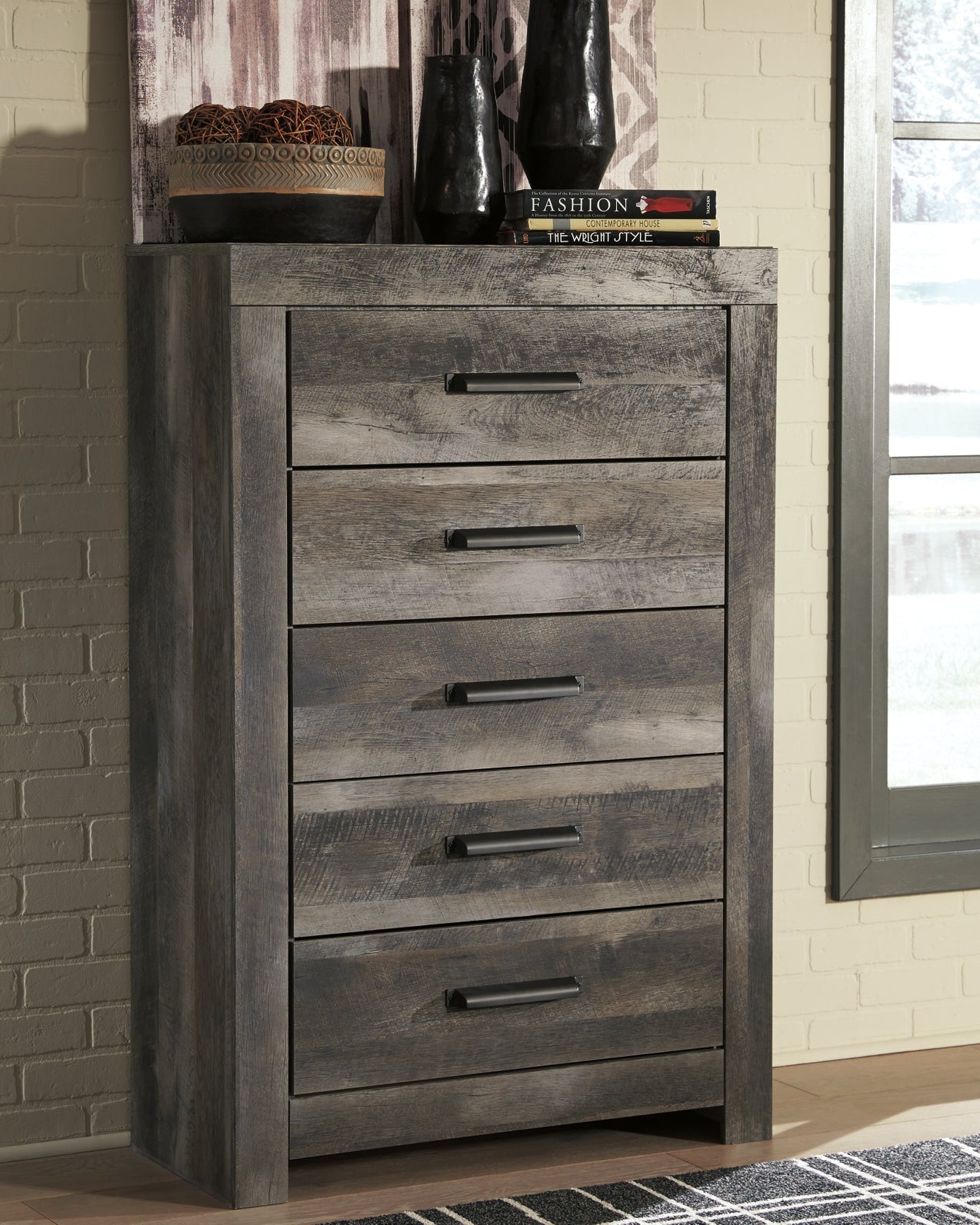 Wynnlow King Crossbuck Panel Bed with Mirrored Dresser, Chest and Nightstand at Walker Mattress and Furniture Locations in Cedar Park and Belton TX.