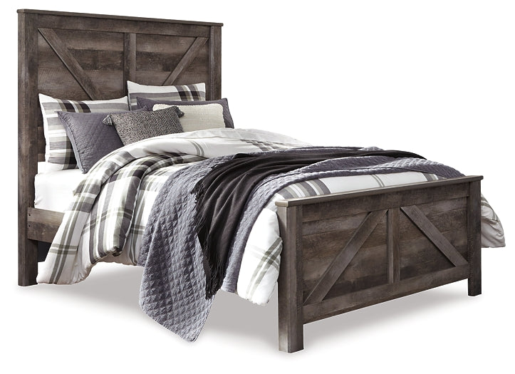 Wynnlow Queen Crossbuck Panel Bed with Mirrored Dresser, Chest and Nightstand at Walker Mattress and Furniture Locations in Cedar Park and Belton TX.