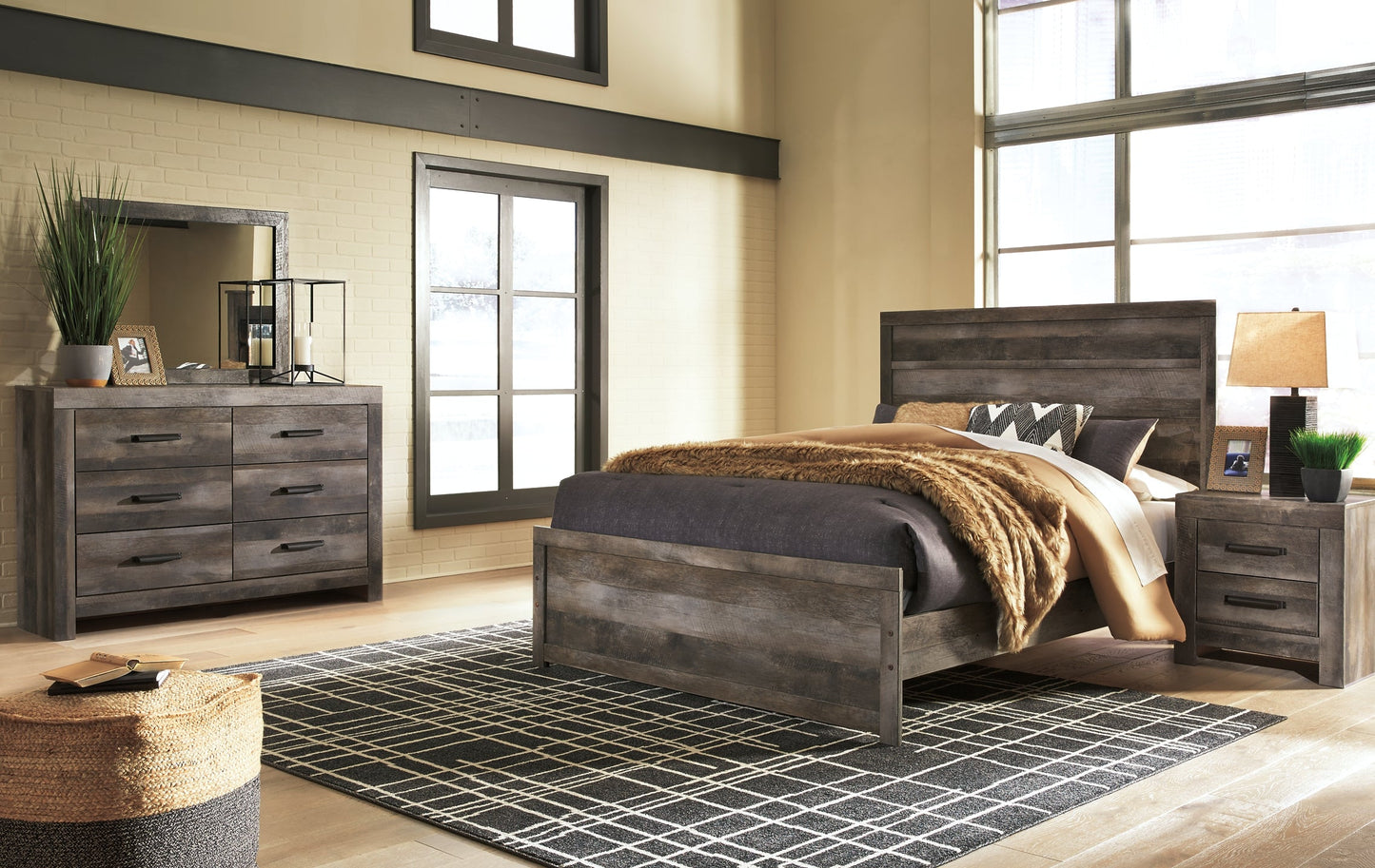 Wynnlow Queen Panel Bed with Mirrored Dresser and Nightstand at Walker Mattress and Furniture Locations in Cedar Park and Belton TX.