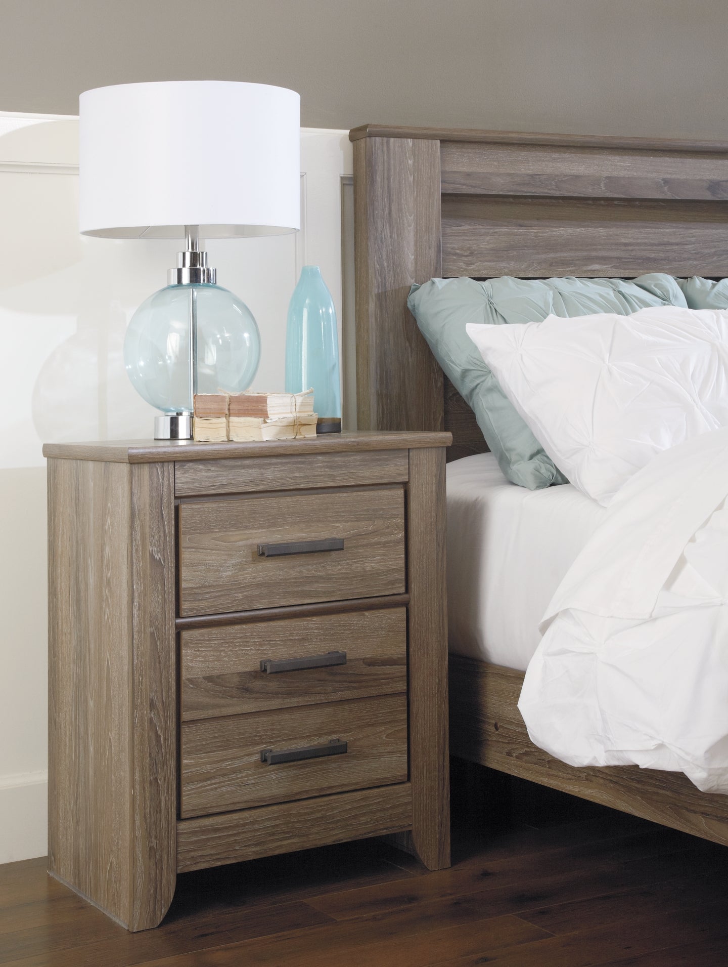 Zelen Queen Panel Bed with Mirrored Dresser and 2 Nightstands at Walker Mattress and Furniture Locations in Cedar Park and Belton TX.