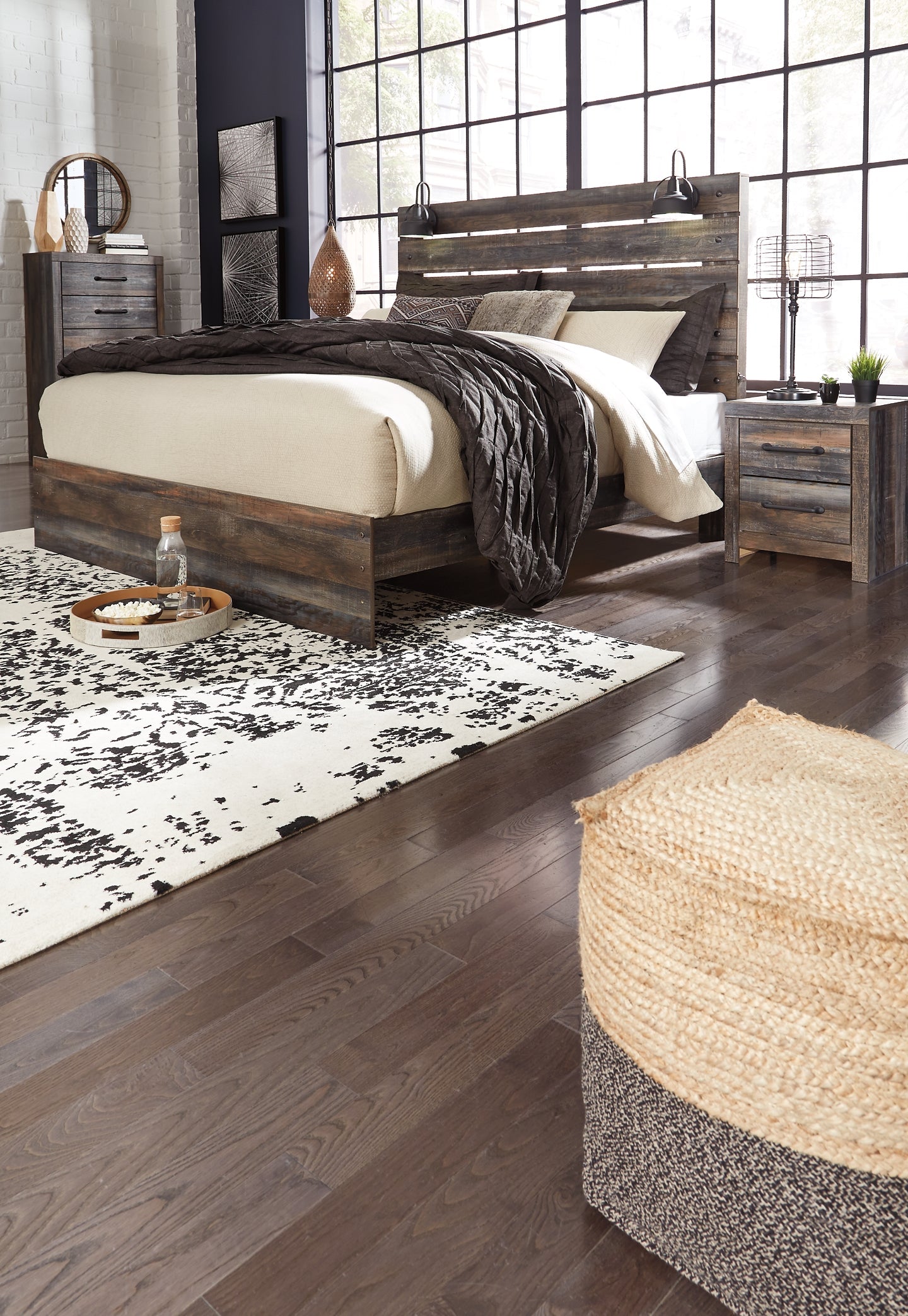 Drystan King Panel Bed with Mirrored Dresser and Chest at Walker Mattress and Furniture Locations in Cedar Park and Belton TX.