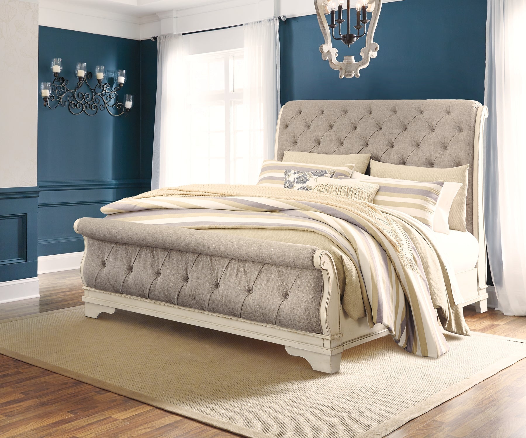 Realyn Queen Sleigh Bed with Dresser at Walker Mattress and Furniture Locations in Cedar Park and Belton TX.