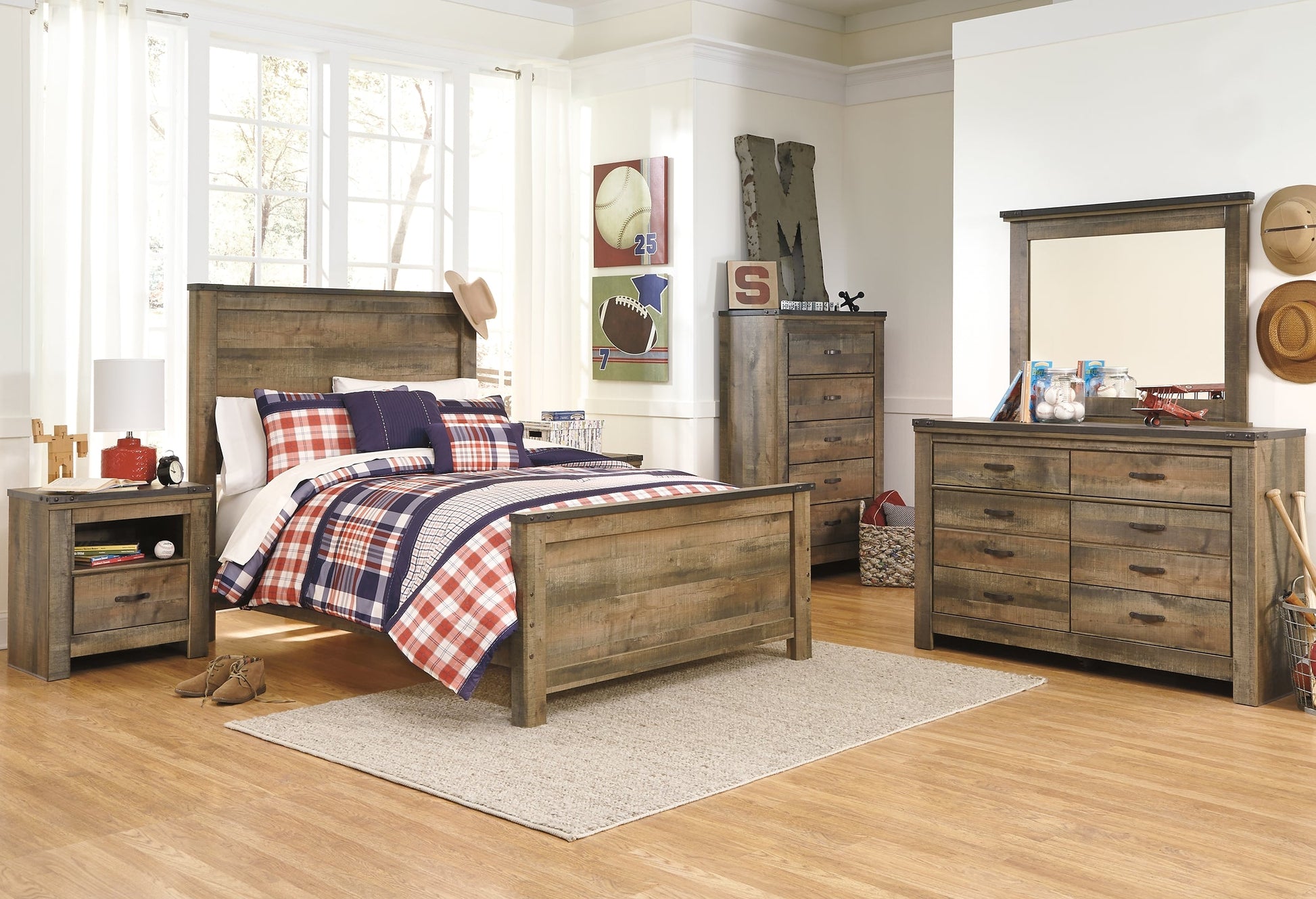 Trinell Five Drawer Chest at Walker Mattress and Furniture Locations in Cedar Park and Belton TX.