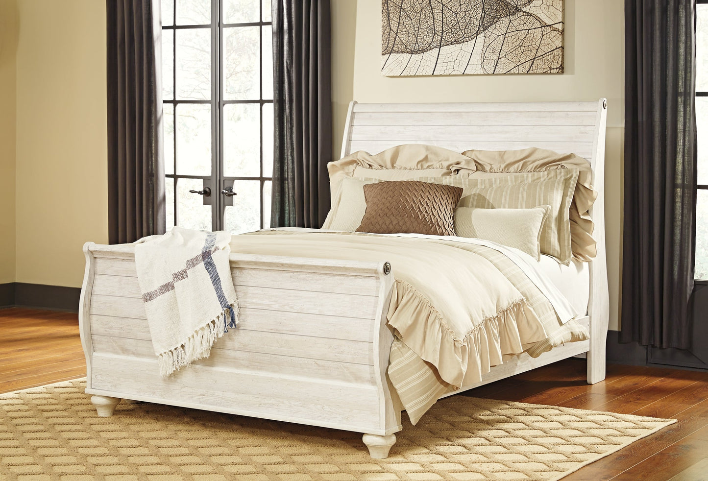 Willowton Queen Sleigh Bed with Mirrored Dresser at Walker Mattress and Furniture Locations in Cedar Park and Belton TX.