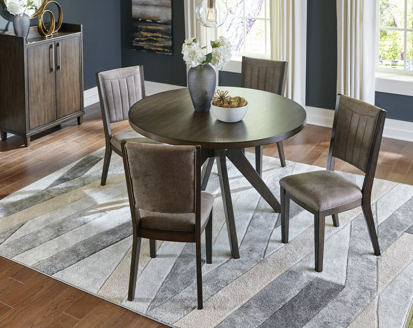 Wittland Dining Table and 4 Chairs at Walker Mattress and Furniture Locations in Cedar Park and Belton TX.