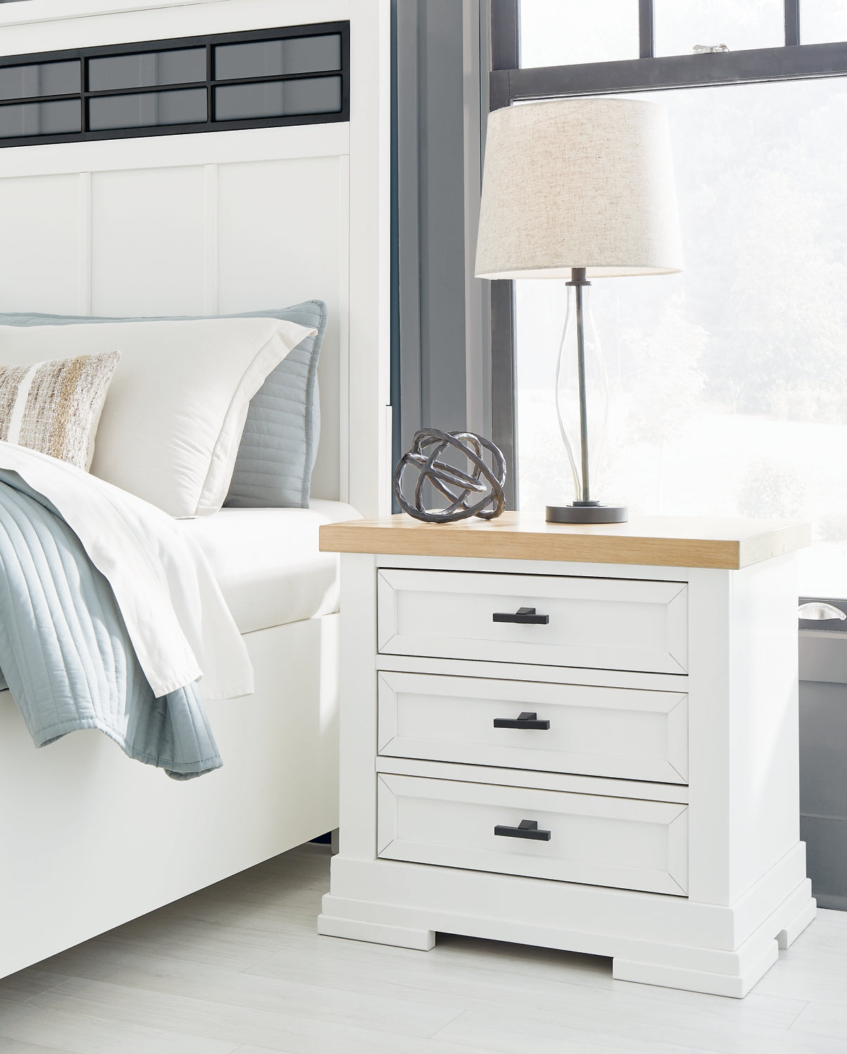 Ashbryn King Panel Storage Bed with Mirrored Dresser and Nightstand