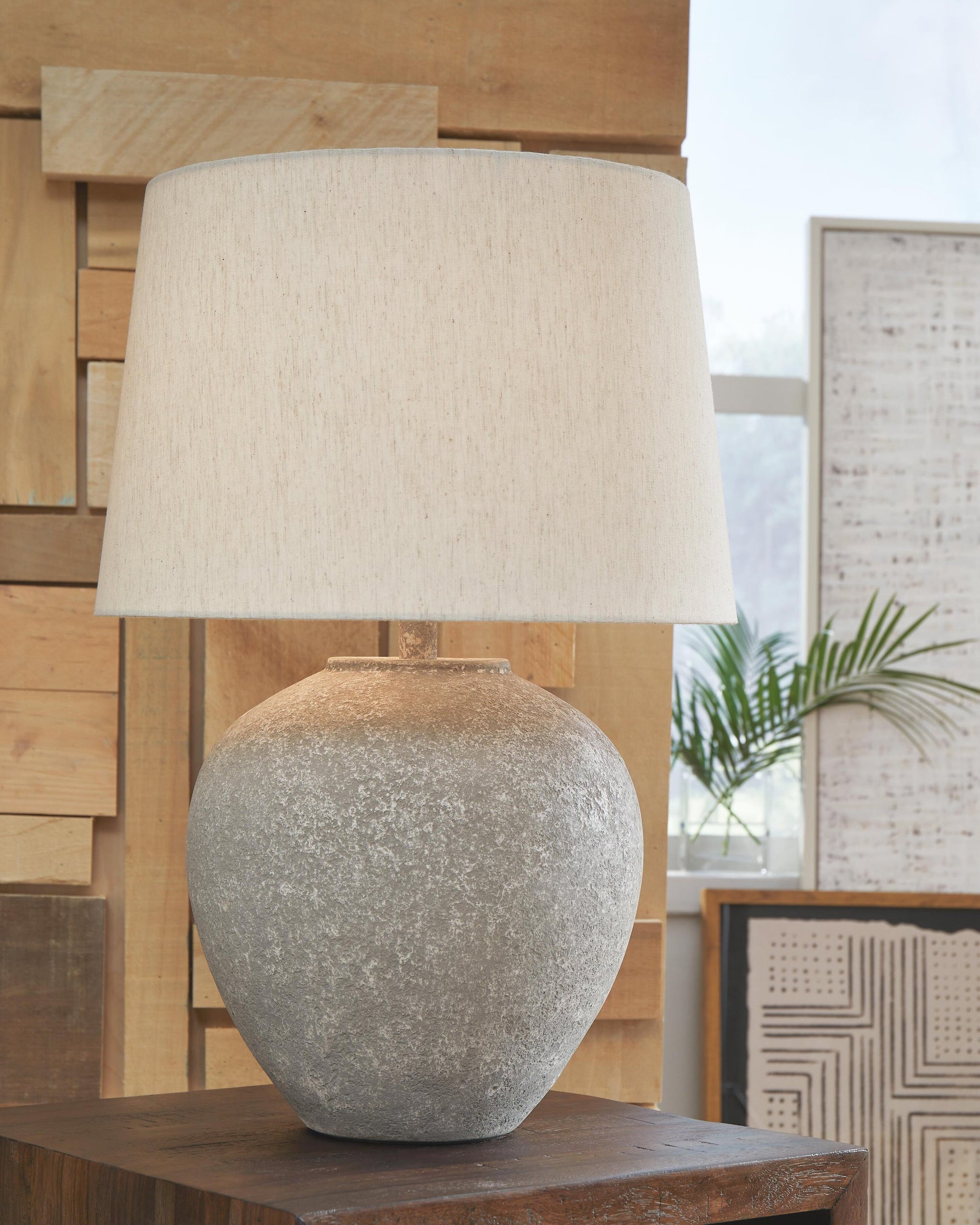 Signature Design By Ashley Dreward Table Lamp - Thumbnail 2