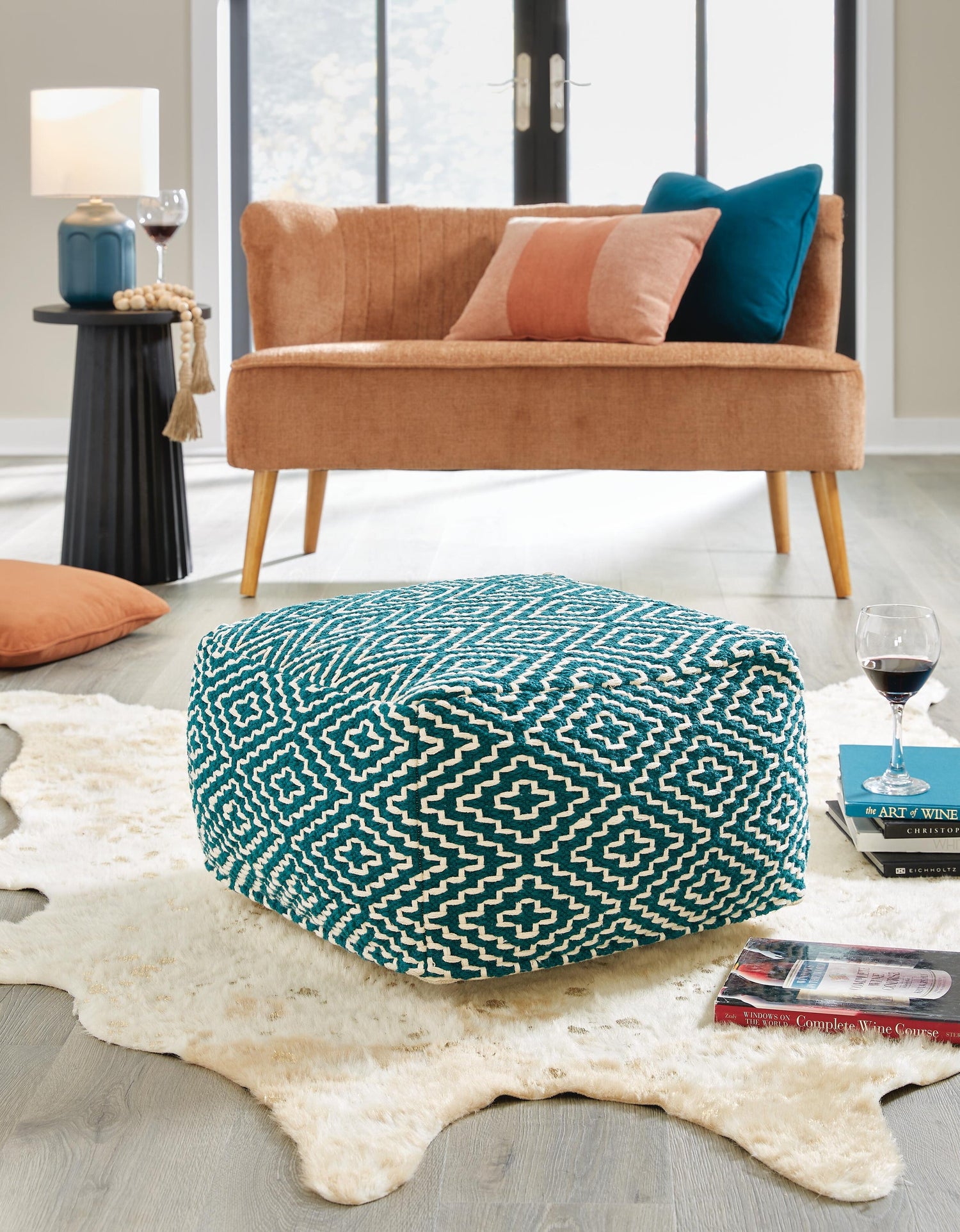 Accessories > Poufs