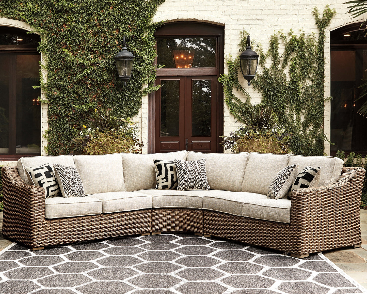 Beachcroft 3-Piece Outdoor Seating Set at Walker Mattress and Furniture Locations in Cedar Park and Belton TX.