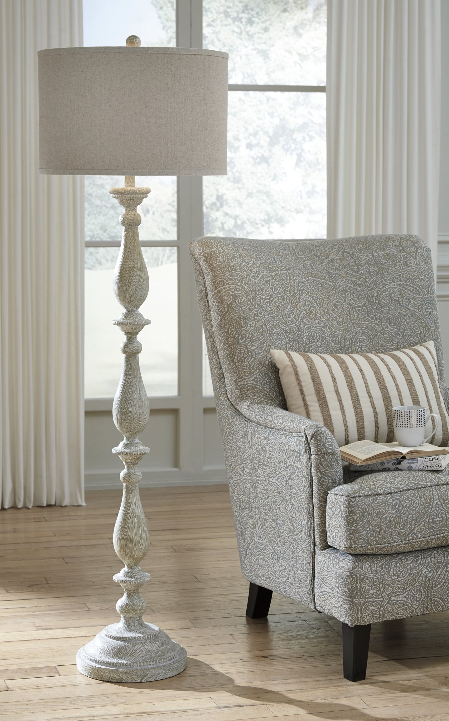 Bernadate Poly Floor Lamp (1/CN) at Walker Mattress and Furniture Locations in Cedar Park and Belton TX.