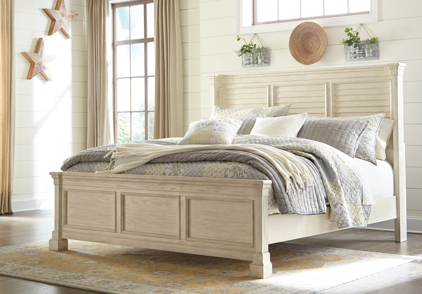 Bolanburg California King Panel Bed with Dresser at Walker Mattress and Furniture Locations in Cedar Park and Belton TX.