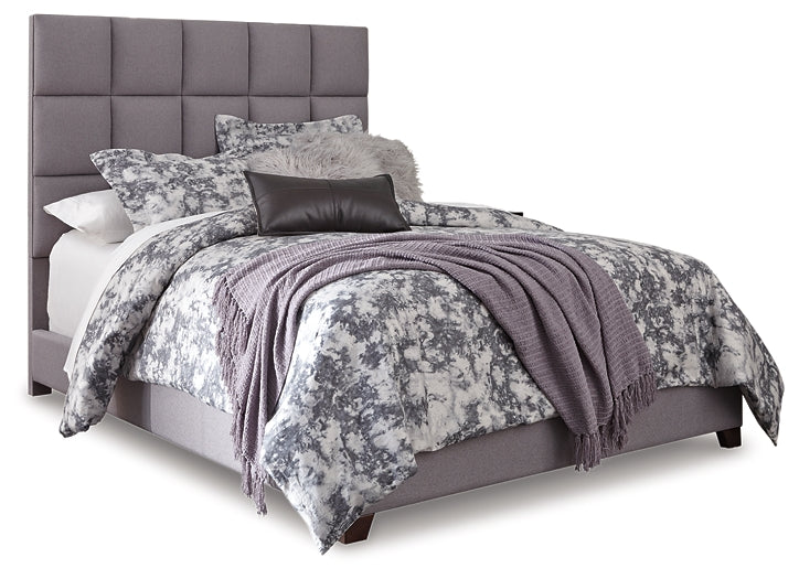 Dolante Queen Upholstered Bed at Walker Mattress and Furniture Locations in Cedar Park and Belton TX.