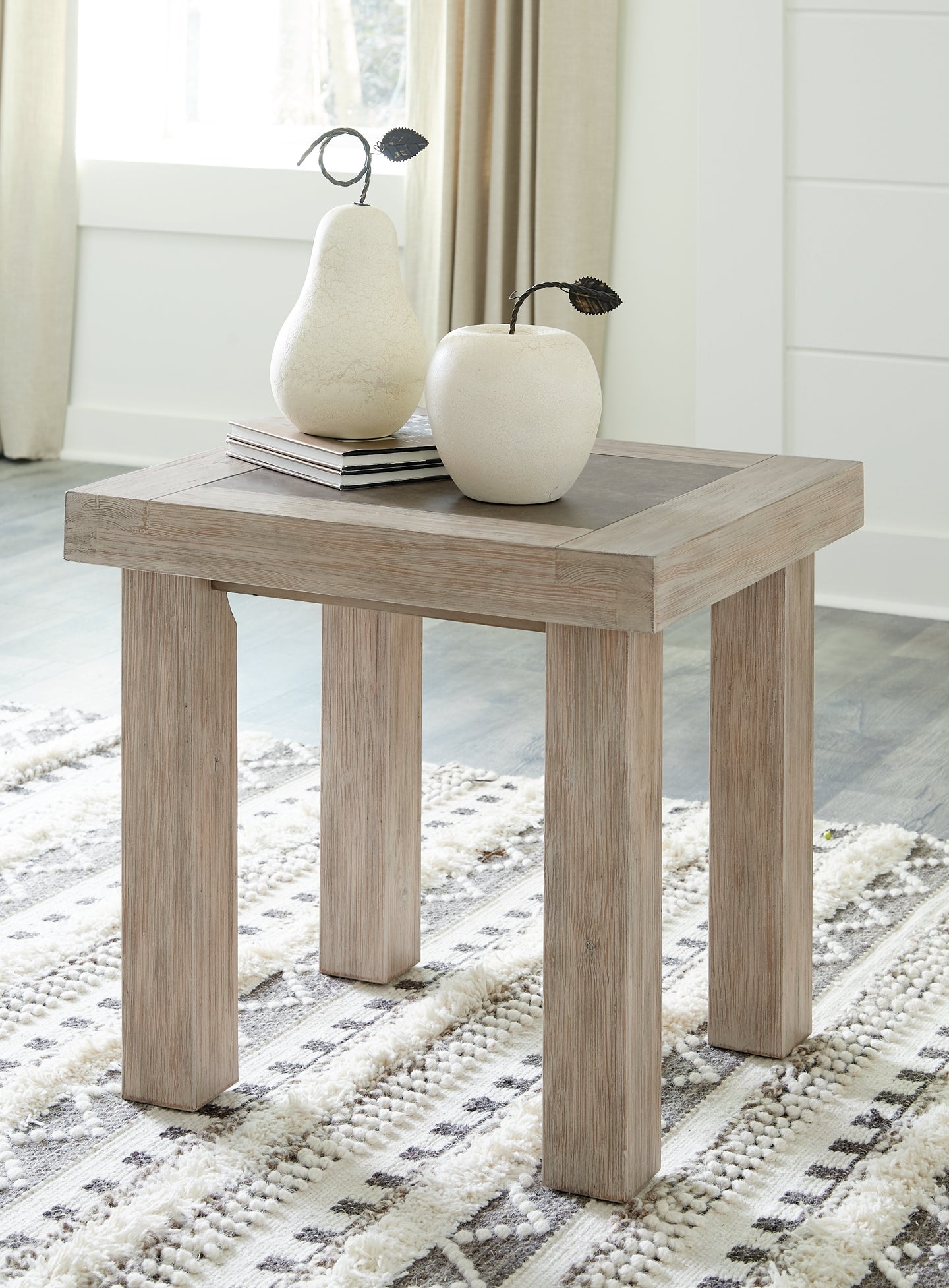 Hennington Coffee Table with 1 End Table at Walker Mattress and Furniture Locations in Cedar Park and Belton TX.