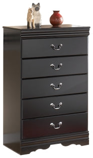 Huey Vineyard Five Drawer Chest at Walker Mattress and Furniture Locations in Cedar Park and Belton TX.