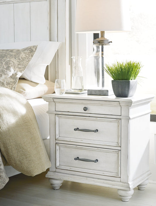 Kanwyn Three Drawer Night Stand at Walker Mattress and Furniture Locations in Cedar Park and Belton TX.