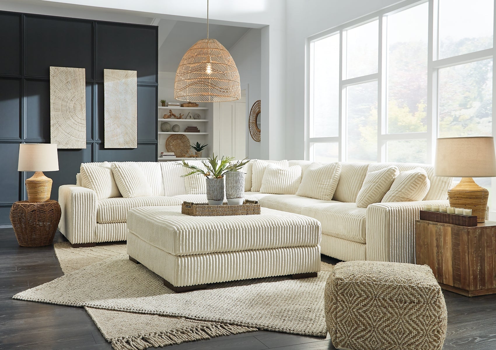 Lindyn 5-Piece Sectional with Ottoman at Walker Mattress and Furniture Locations in Cedar Park and Belton TX.