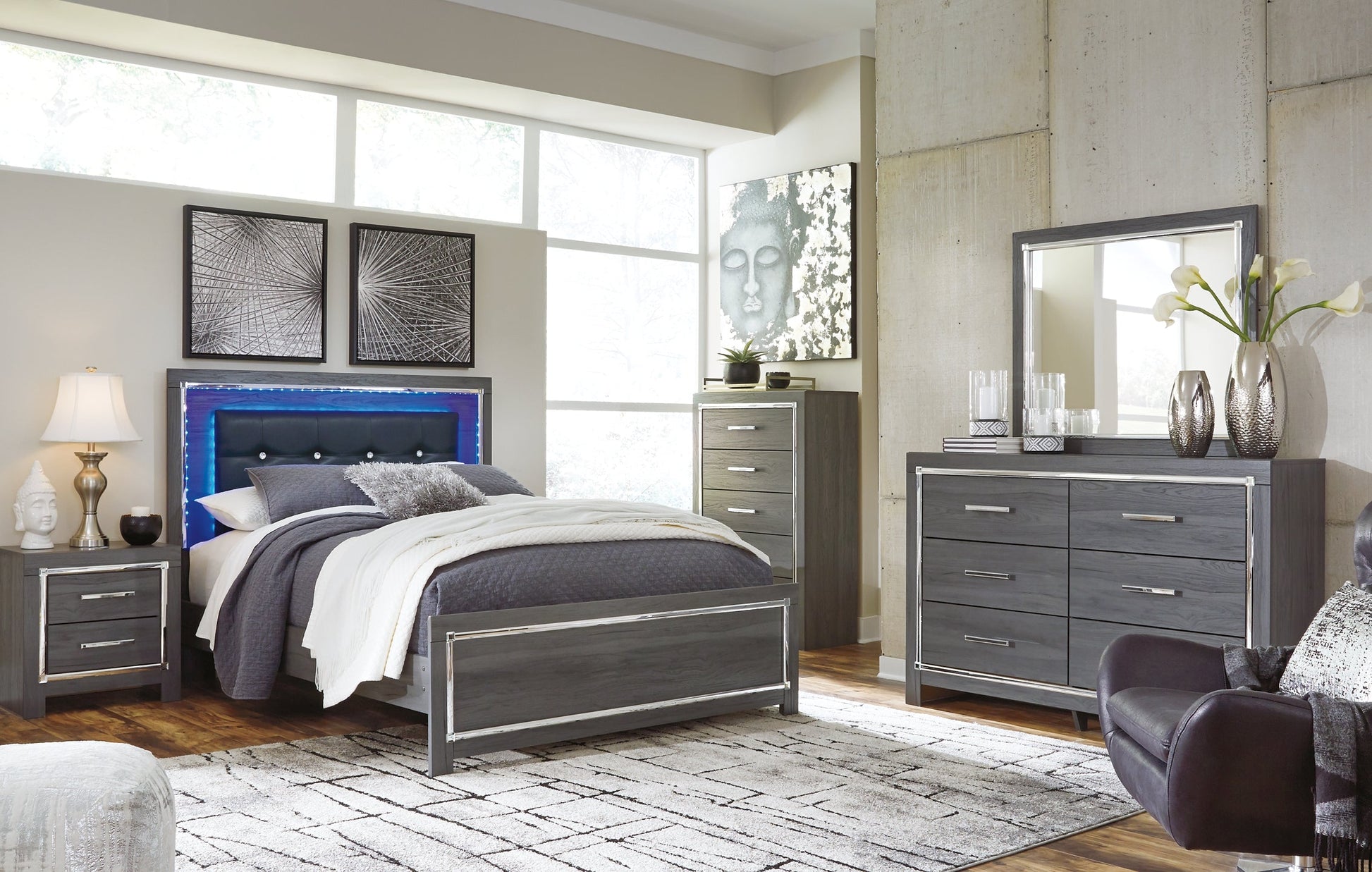 Lodanna Six Drawer Dresser at Walker Mattress and Furniture Locations in Cedar Park and Belton TX.