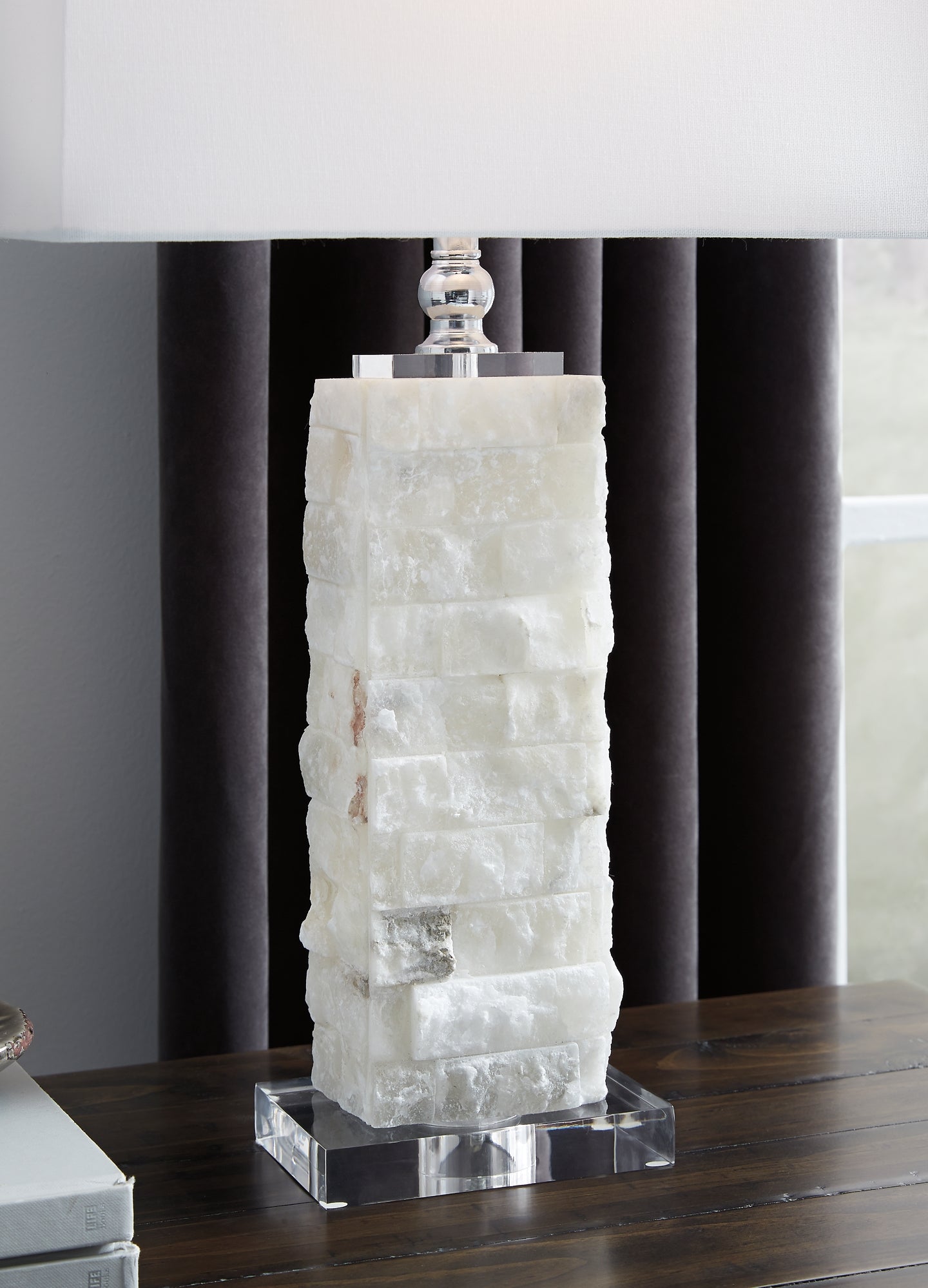 Malise Alabaster Table Lamp (1/CN) at Walker Mattress and Furniture Locations in Cedar Park and Belton TX.