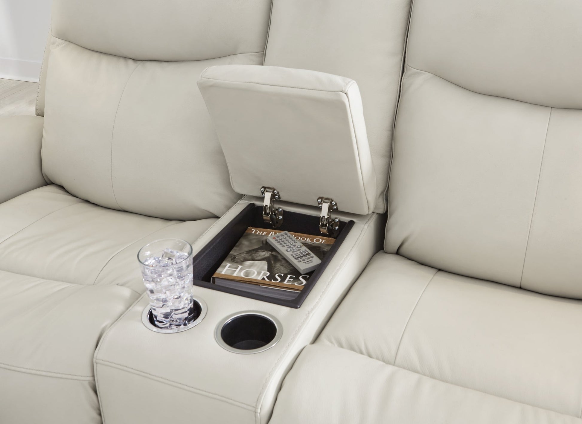 Mindanao Sofa and Loveseat at Walker Mattress and Furniture Locations in Cedar Park and Belton TX.