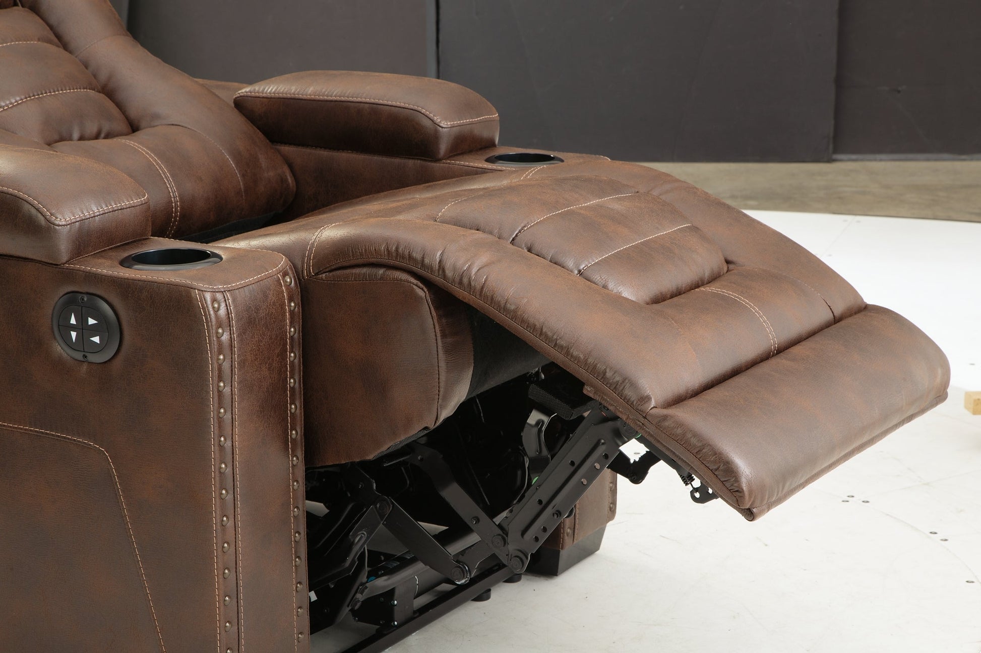 Owner's Box Sofa, Loveseat and Recliner at Walker Mattress and Furniture Locations in Cedar Park and Belton TX.