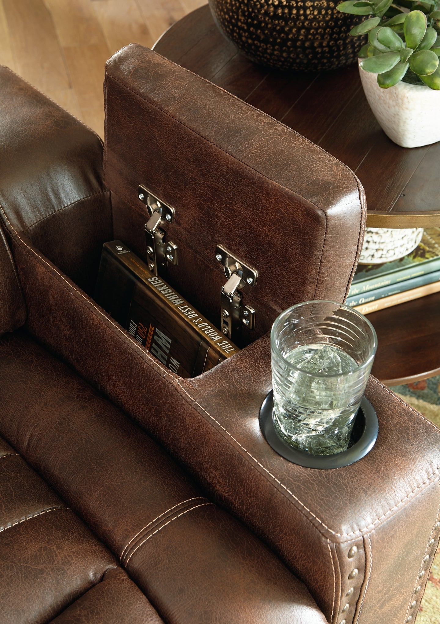 Owner's Box Sofa, Loveseat and Recliner at Walker Mattress and Furniture Locations in Cedar Park and Belton TX.